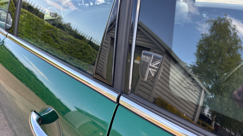 MINI Hatchback 1.5 Cooper Exclusive 5dr Auto Petrol Hatchback